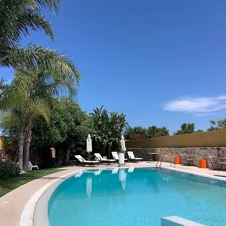 Carone Suite-Charme&Pool-2